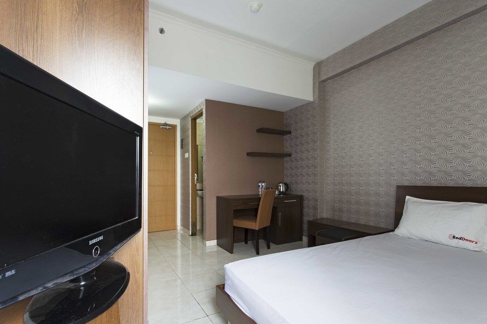 Reddoorz Apartment @ Margonda Residence Depok Exterior foto