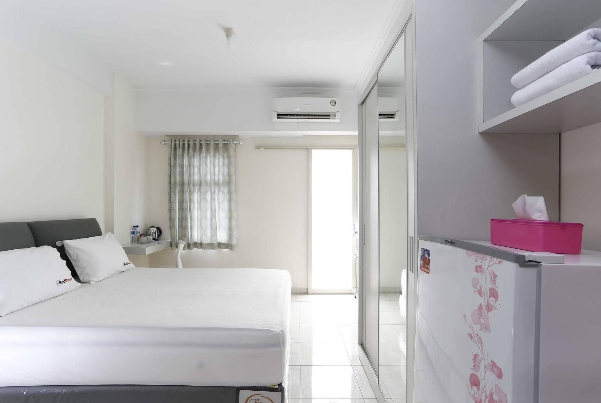 Reddoorz Apartment @ Margonda Residence Depok Exterior foto