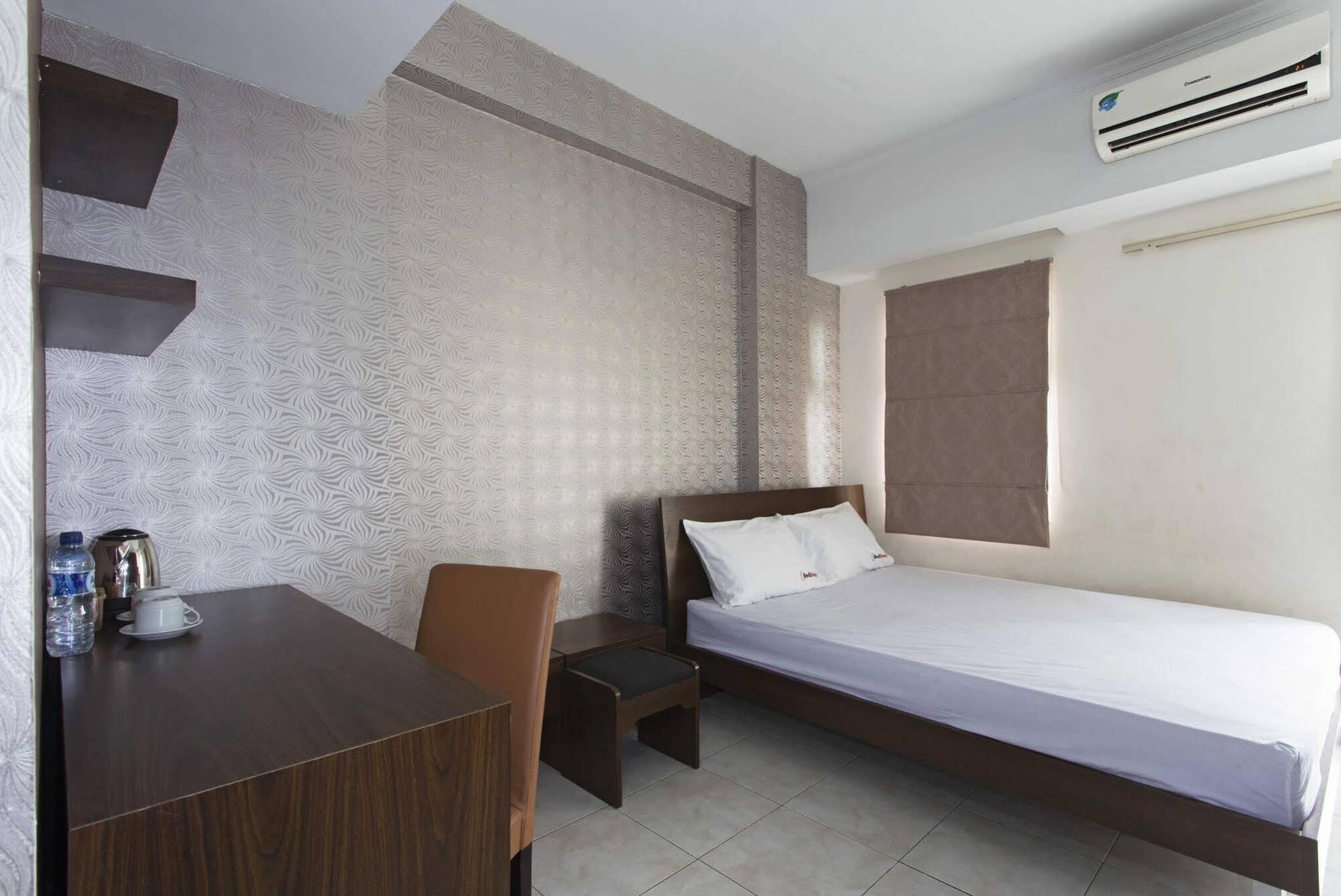 Reddoorz Apartment @ Margonda Residence Depok Exterior foto